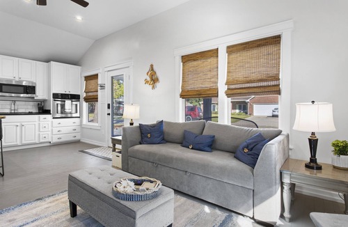 St. Martin House | Sun-Kissed Coastal Retreat: Between Ocean Springs & Biloxi