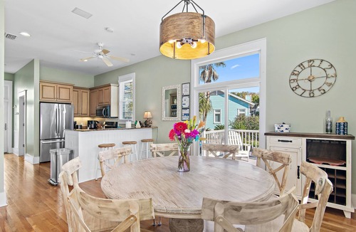 Sunnyside House | "Sunkissed" Home with Private Pool in Carillon Beach. 3 min walk to the beach!
