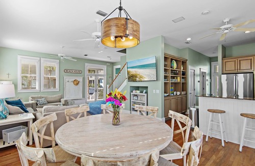 Sunnyside House | "Sunkissed" Home with Private Pool in Carillon Beach. 3 min walk to the beach!