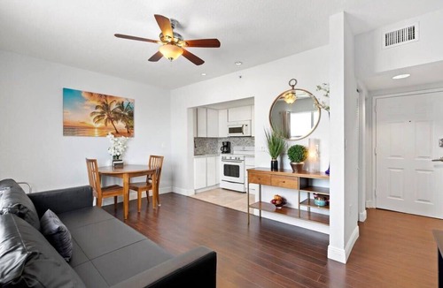 North Beach Apartment | Sunlit 2-Bed Oasis: Steps to Miami Beach!