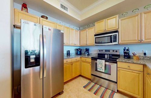 Dauphin Island Condo | Sunlit beach condo with pool, hot tub, & amazing view - steps to the sand
