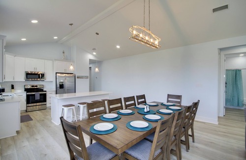 Gulfport Cottage | Sunny Gulfport Vacation Rental: Walk to Beaches!