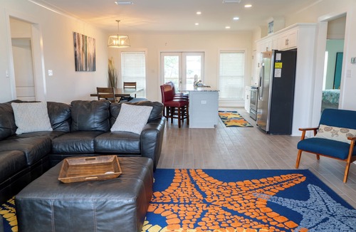 Dauphin Island House | Sunset Blessing: 4BR Home w/Hot Tub & Pool Access