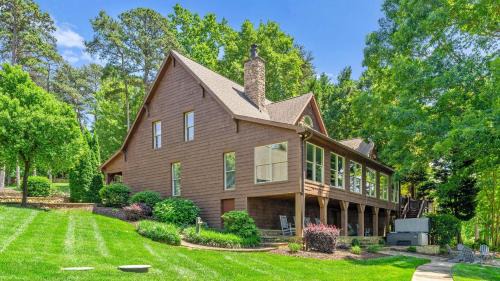 Mayhew House | Sunset Shores Resort - The Homestead by AvantStay