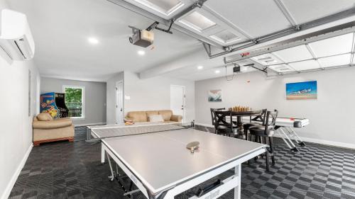Mayhew House | Sunset Shores Resort - The Homestead by AvantStay