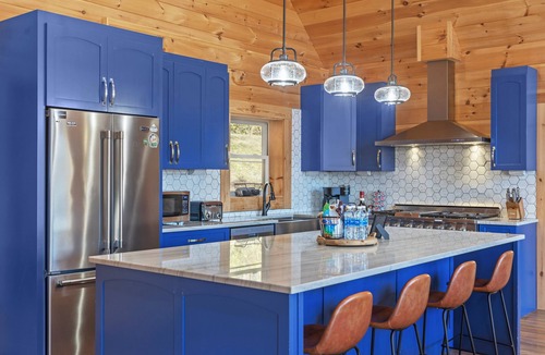 Fairview Cabin | Sunshine Hill - 4 Bedroom, 3.5 Bath - Hot Tub, Arcade - 20 min to Asheville