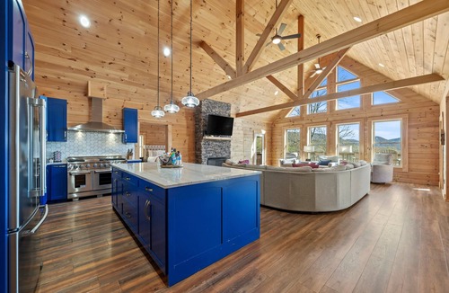 Fairview Cabin | Sunshine Hill - 4 Bedroom, 3.5 Bath - Hot Tub, Arcade - 20 min to Asheville
