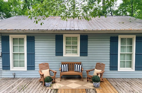 Crane Hill House | Suntime Cottage - Lake Front House on Smith Lake with Hot Tub & Boat Rental