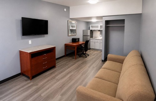 Douglasville Hotel | Sunwestern Suites