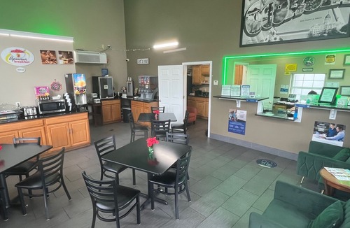 Kingsland Hotel | Super 8 By Wyndham Kingsland I-95/Naval Base Area