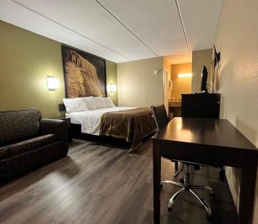 Shelby Hotel | Super 8 by Wyndham Shelby