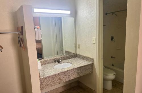 Tillmans Corner Hotel | Super Inn