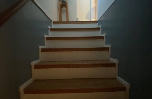 Sunset Hill Apartment | SUPERB STUDIO LOCATION, Ballard Locks, Seattle, Wa.