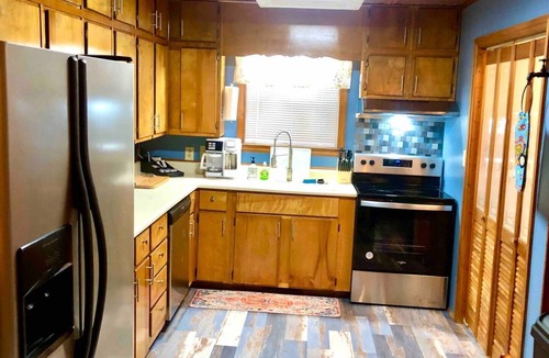 Guntersville House | Sweet Home Lodge at Rainbows End
