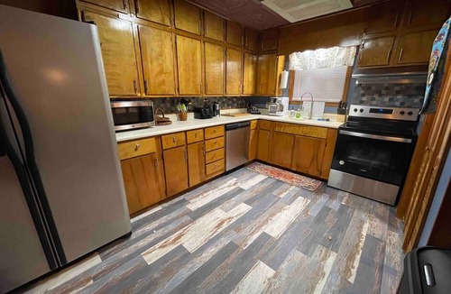 Guntersville House | Sweet Home Lodge at Rainbows End