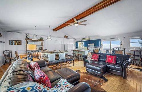 Mentone Cottage | Talking Leaves Cottage | Scenic Highway on the Brow | Fast Wi-Fi | Dog Friendly