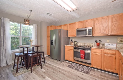 Dadeville Villa | The 19th Hole- Sleeps 6, The 19th Hole- Near Lake Martin- Sleeps 6- Golf Condo