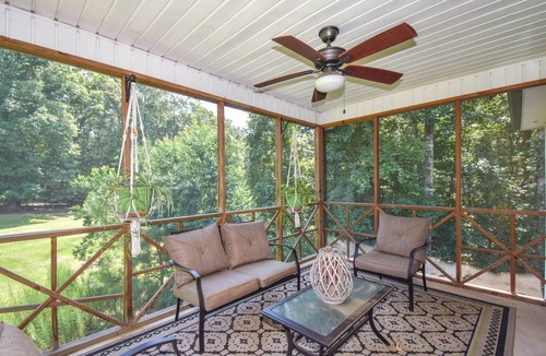 Dadeville Villa | The 19th Hole- Sleeps 6, The 19th Hole- Near Lake Martin- Sleeps 6- Golf Condo