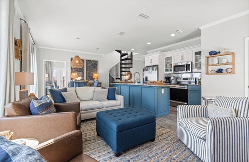 Dauphin Island House | The beach is your backyard in this gulf-front cottage!