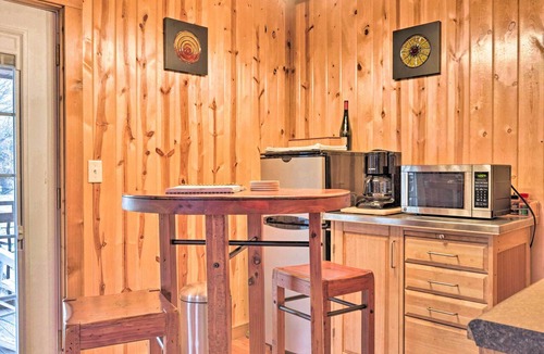 Hot Springs Apartment | 'The Boat House' Creekside Escape in Hot Springs!