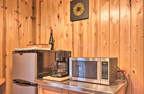 Hot Springs Apartment | 'The Boat House' Creekside Escape in Hot Springs!