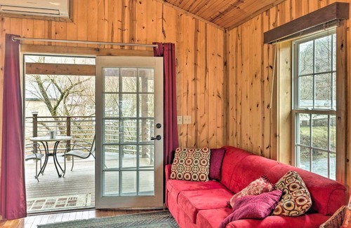Hot Springs Apartment | 'The Boat House' Creekside Escape in Hot Springs!