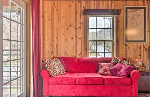 Hot Springs Apartment | 'The Boat House' Creekside Escape in Hot Springs!