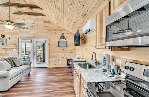 Cosby Cottage | The Bungalow - Pickleball Court, Creek, WIFI, Mountain Views, Starting at $79"