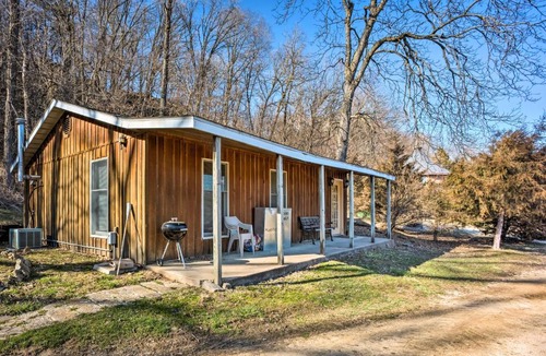 Bellevue Apartment | 'The Burgundy Cabin' Iowa Retreat: Pond & Fire Pit