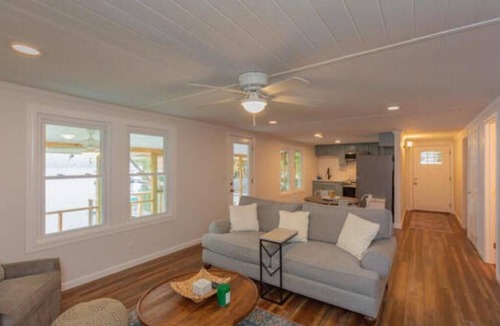 Pine Level Cabin | The Cabin On Dogwood - A cozy 1950's Cabin on Lake Jordan, Alabama