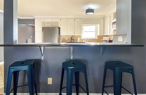 Madison House | The Cardinal Place | Relaxing Stay Near Downtown