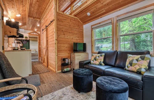 Newport Cabin | The Cataloochee Tiny Home on the Pigeon River
