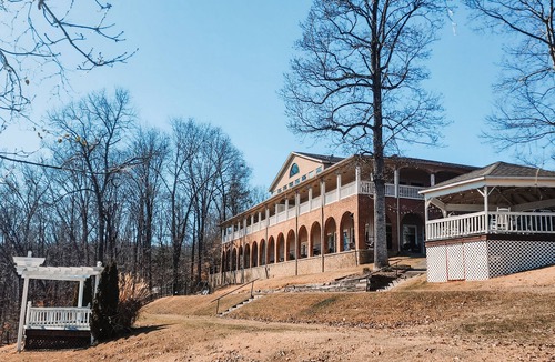 Grant Condo | The Cellars at Broken Arrow Farms Cozy 2-bedroom condo in marvelous Scottsboro