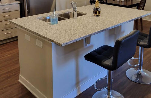 Madison Apartment | The Classy Pad - Quiet Gated Community *1st Floor*