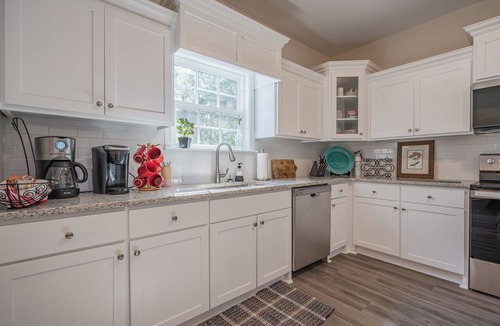Hinesville House | The Cottage on North Main