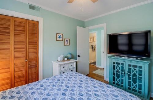 Long Beach House | The Cozy Blue Cottage