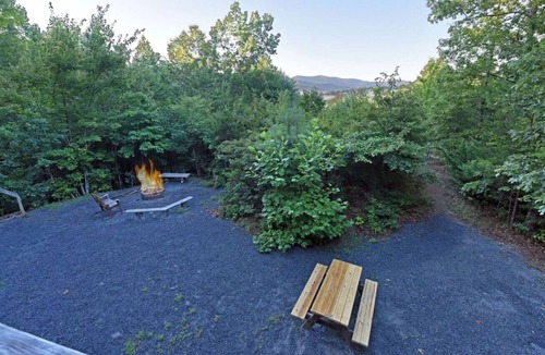 Foxfire Estates Cabin | The Denali Cabin w/Casita| 6BR Mountain Retreat Hot Tub Game Room