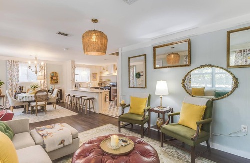 Biloxi Cottage | The Disco Mermaid Cottage, a short walk into downtown Ocean Springs.