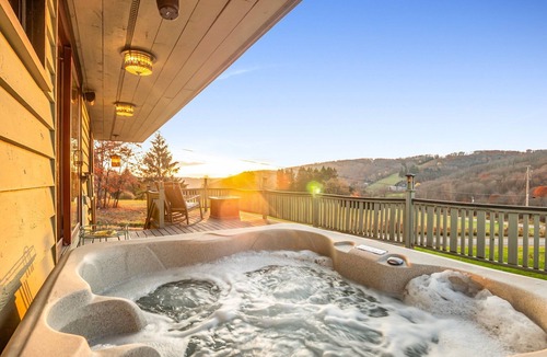 Ellicottville Villa | The Eagles Nest, Couples Escape - Hot Tub & Views