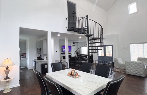 Carrollton House | The Getaway House ATL- BED AND BREAKFAST! Luxury Brand New Mansion On 4 Acres!
