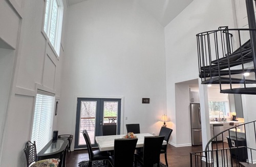 Carrollton House | The Getaway House ATL- BED AND BREAKFAST! Luxury Brand New Mansion On 4 Acres!
