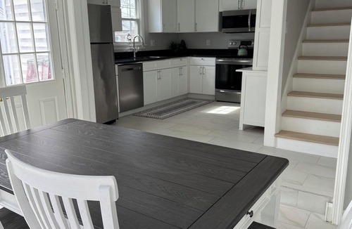 New London House | The Greenway Sanctuary: Designer Luxury near Ocean Beach