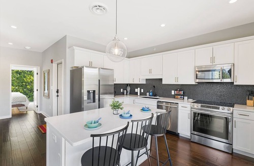 Historic Montford Condo | The Heron - Charming 2-bedroom condo in Asheville with elevator and roof deck