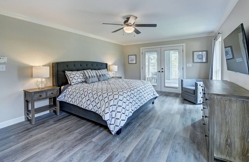 Mayhew House | The Homestead | Sunsets Galore! renovated house - sleeps 16 | Fire Pit