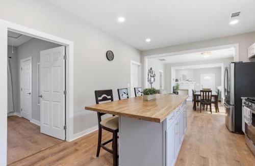 East Point House | The Landing Pad - 8 minutes to ATL Airport!