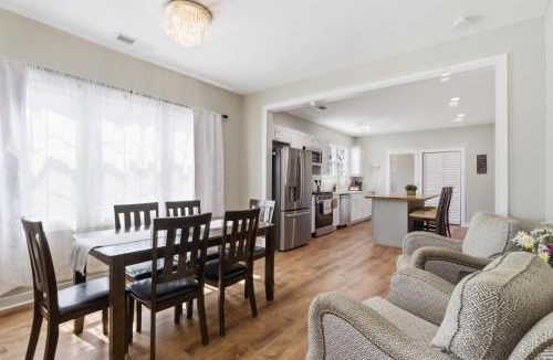 East Point House | The Landing Pad - 8 minutes to ATL Airport!