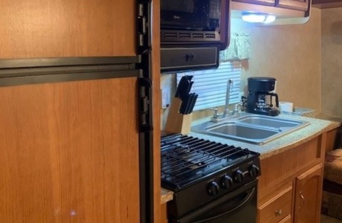 Dandridge RV Rental | The Little Dipper is an adorable & cozy camper located in charming Dandridge TN