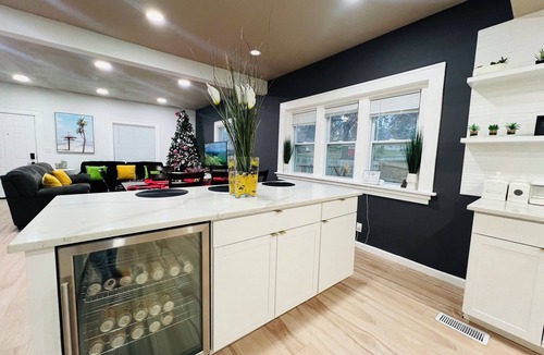 Des Moines House | The Lux Lodge, Hot Tub, Game Room, Movie Theatre, Two Fire pits, Foosball.