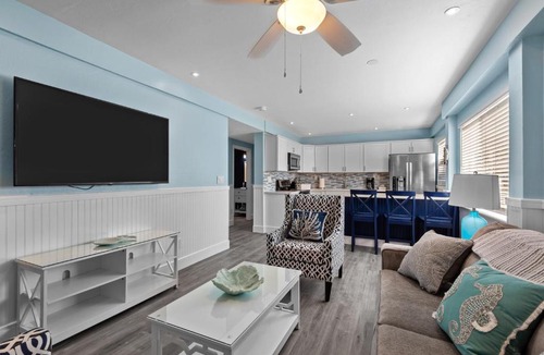 Mid Island Apartment | The Mai Tai at Lazy Way