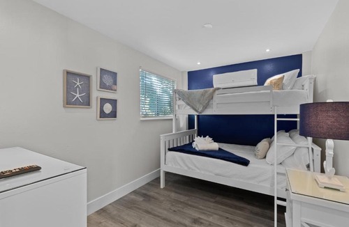 Mid Island Apartment | The Mai Tai at Lazy Way